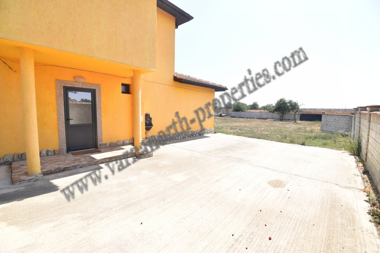 Продава КЪЩА, с. Соколово, област Добрич, снимка 3 - Къщи - 53646852