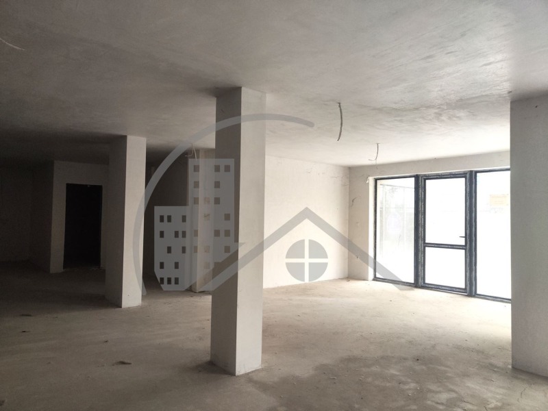 Продава МАГАЗИН в град Варна, Кайсиева градина - 168 кв.м / 175 000 € » 342 270.25 лв., СМЕНИ АДРЕСА ЕООД