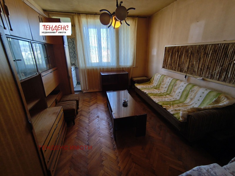 De vânzare  1 dormitor Cârdjali , Veselciane , 70 mp | 74022061