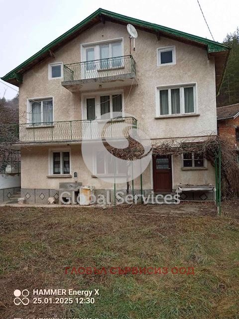 Продава  Къща област София , с. Голема Раковица , 180 кв.м | 35650439