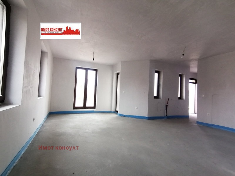 Продава КЪЩА, област Пловдив, с. Марково • 450000 € / 880123.50 лв. • 39363297 1