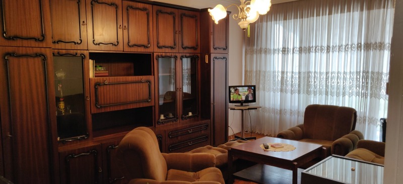 Продава 3-СТАЕН в град Пазарджик, Изток - 83 кв.м / 53 685.65 € » 105 000 лв., ЗЕМЕЛА