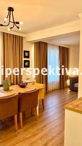 En venta  2 dormitorios Plovdiv , Tsentar , 110 metros cuadrados | 80030699