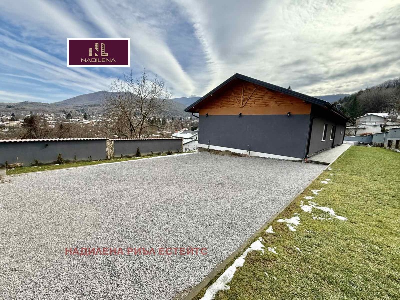 Продава КЪЩА, гр. Ботевград, област София област, снимка 2 - Къщи - 52619189