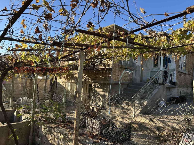 Продава КЪЩА, гр. Девня, област Варна