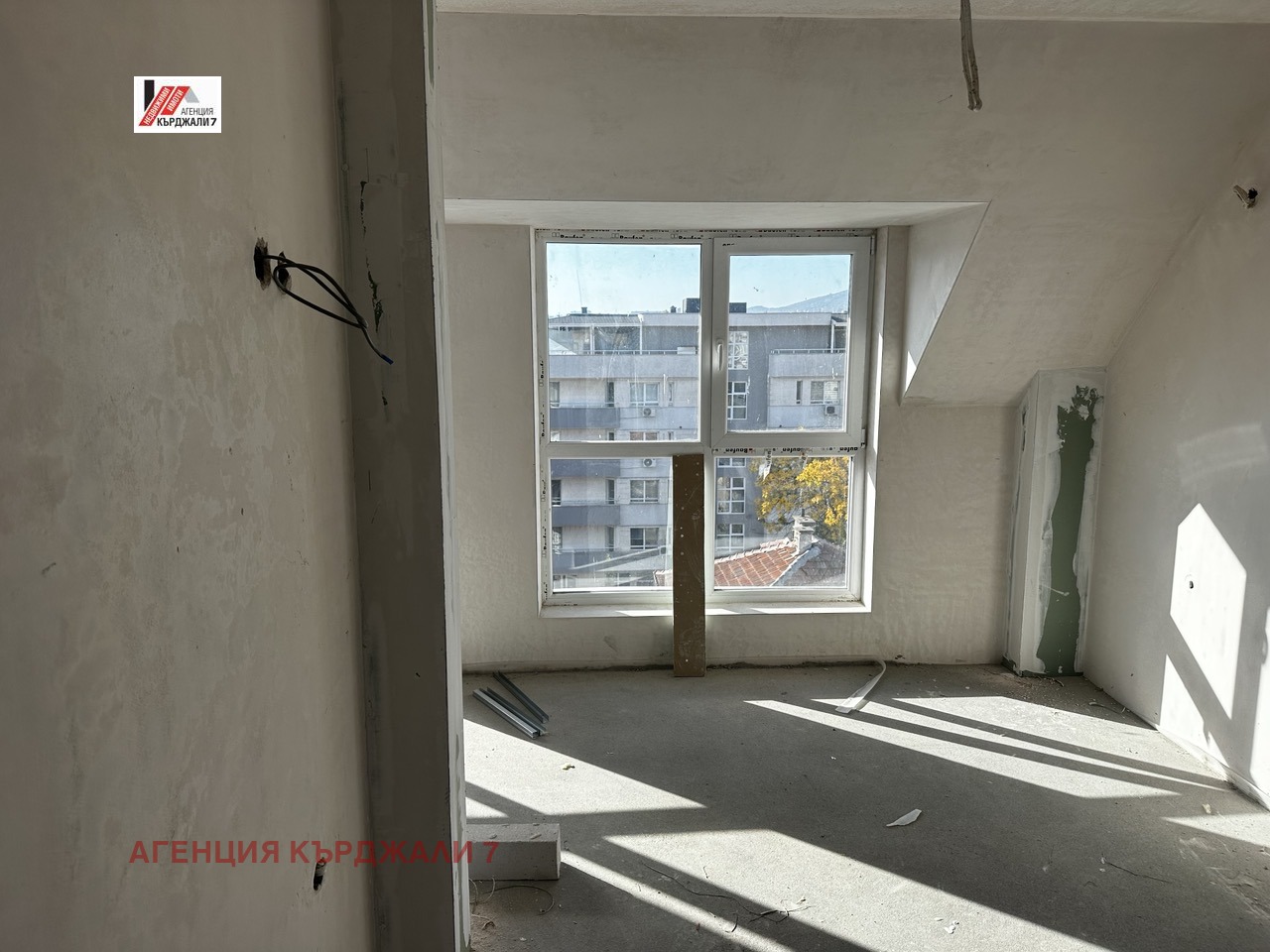 Продава 3-СТАЕН, гр. Кърджали, Център, снимка 2 - Апартаменти - 51728315