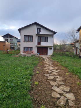 Обява Продава КЪЩА,гр. Берковица, област Монтана