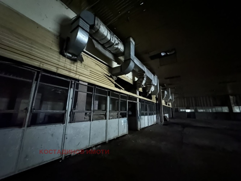 Na sprzedaż  Budynek przemysłowy Plowdiw , Industrialna zona - Trakija , 17000 mkw | 17215914 - obraz [3]