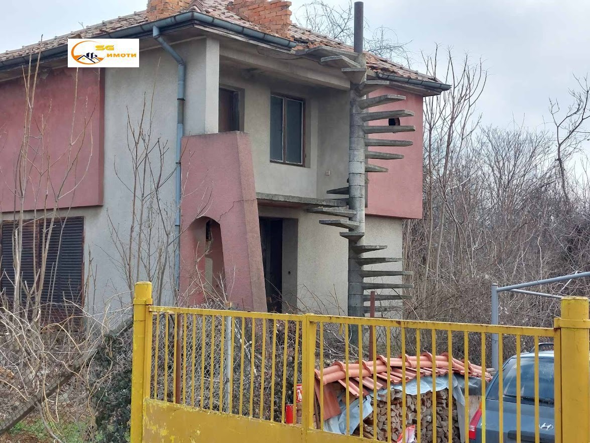 Продава КЪЩА, гр. Русе, в.з. Левента, снимка 2 - Къщи - 51567824
