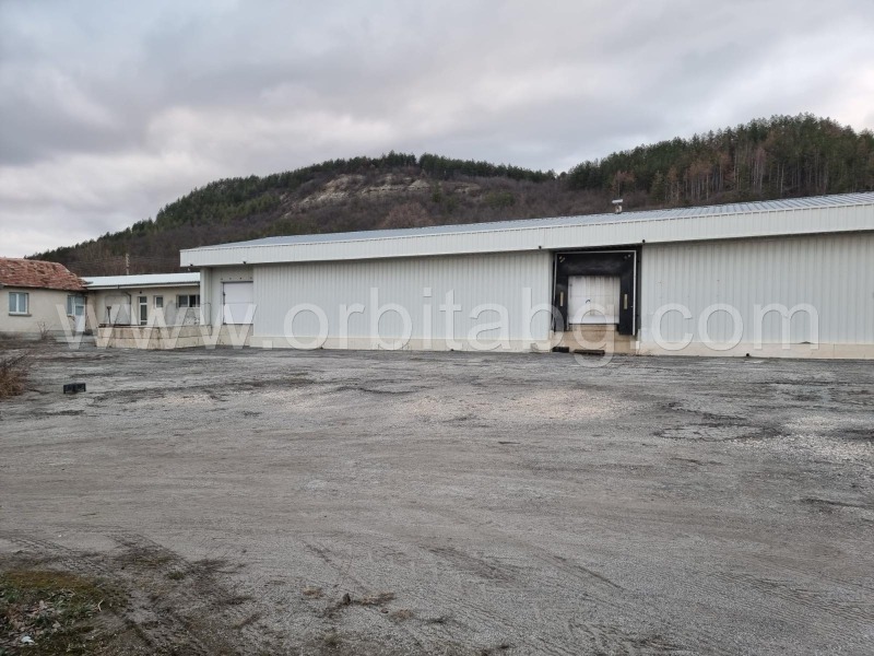 Продава ПРОМ. ПОМЕЩЕНИЕ в област Шумен, гр. Велики Преслав - 4449 кв.м / 654 731 € » 1 280 542.53 лв., ОРБИТА