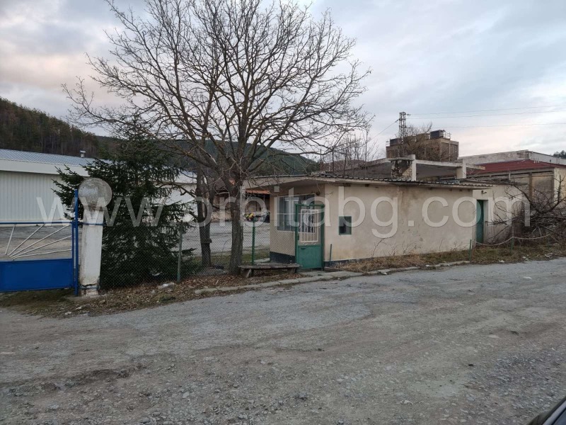 In vendita  Edificio industriale regione Shumen , Veliki Preslav , 4449 mq | 67058698 - Immagine [2]