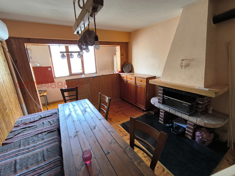 Продава 3-СТАЕН, гр. Бургас, Възраждане, снимка 2 - Апартаменти - 53371453