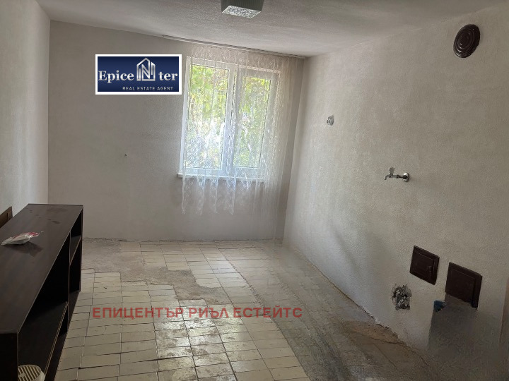 Продава КЪЩА, с. Дрен, област Перник, снимка 13 - Къщи - 54007775