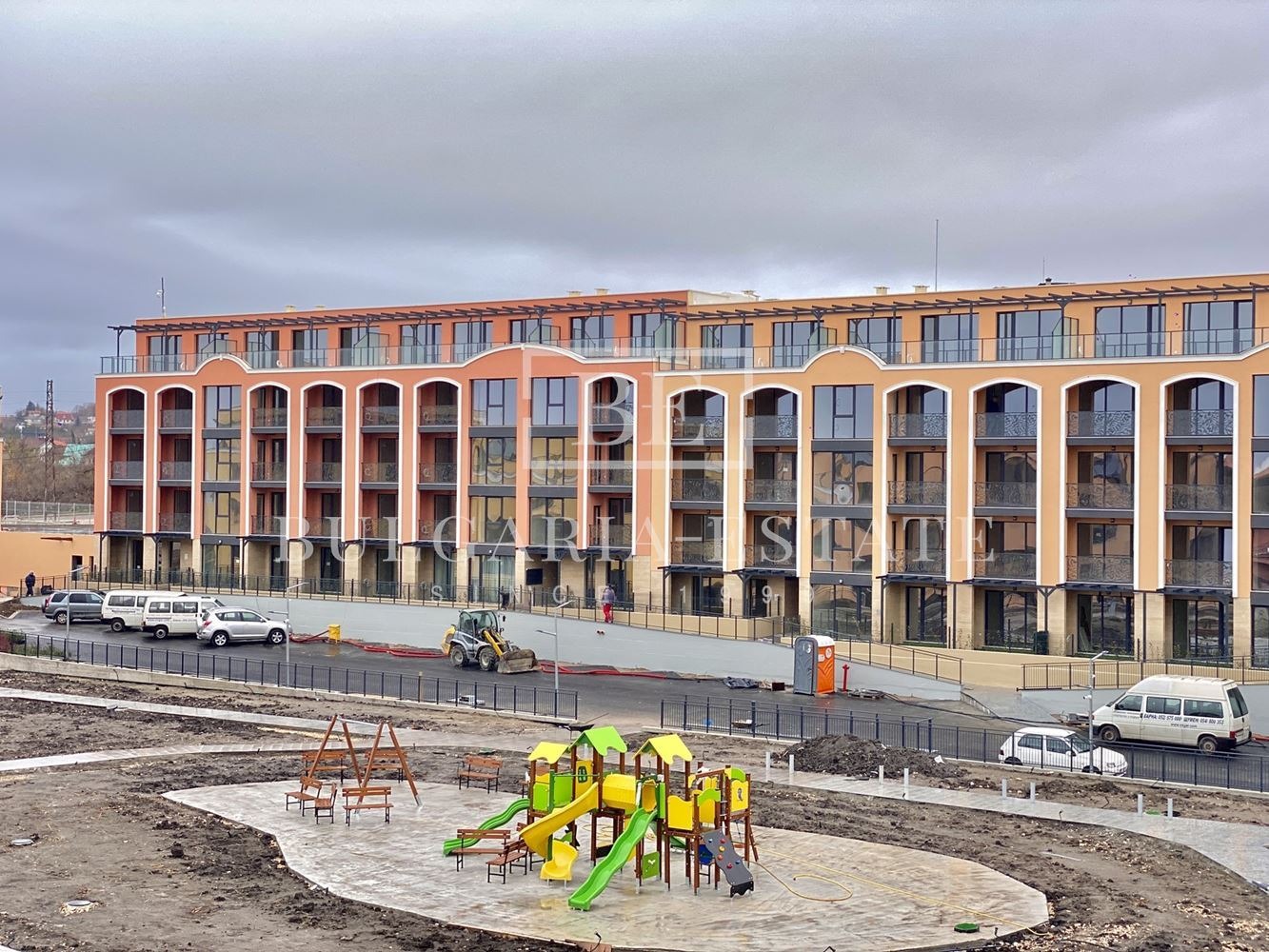 Продава  1-стаен град Варна , к.к. Св.Св. Константин и Елена , 61 кв.м | 72855851