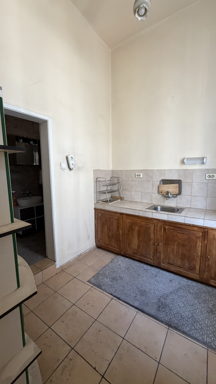 Продава ЕТАЖ ОТ КЪЩА, гр. София, Център, снимка 8 - Етаж от къща - 54789403
