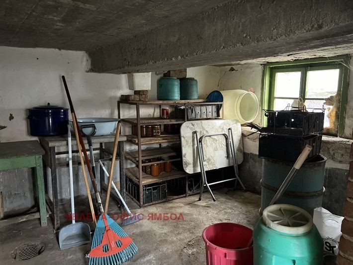 Продава КЪЩА, с. Маломир, област Ямбол, снимка 11 - Къщи - 52845780