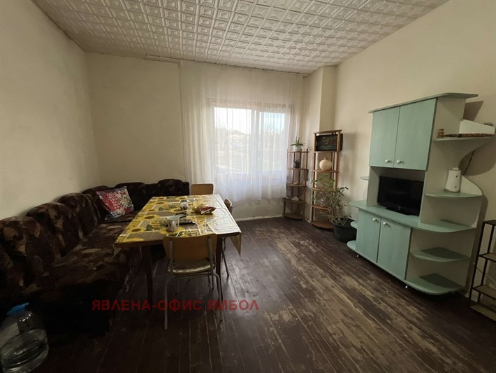 Продава КЪЩА, с. Маломир, област Ямбол, снимка 9 - Къщи - 52845780