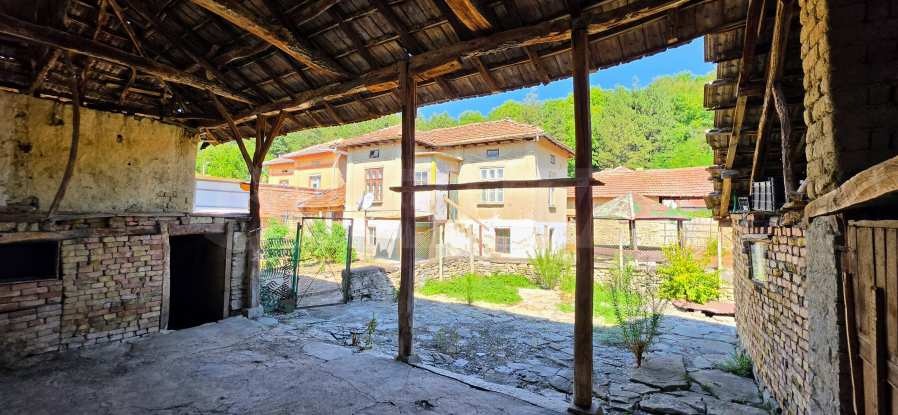 Продава КЪЩА, гр. Павликени, област Велико Търново, снимка 6 - Къщи - 55693700