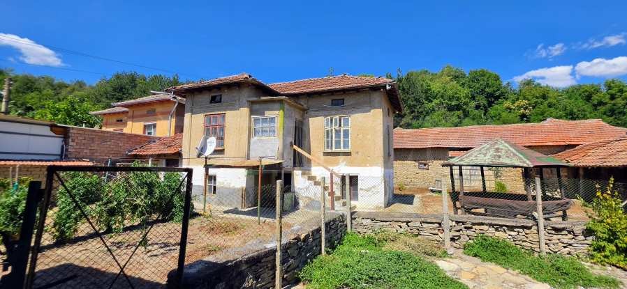 Продава КЪЩА, гр. Павликени, област Велико Търново, снимка 9 - Къщи - 55693700
