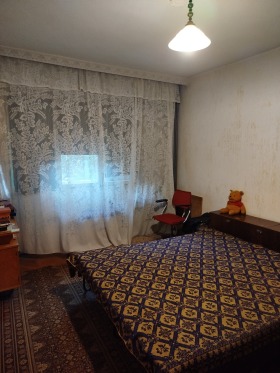 1 chambre Storgoziya, Pleven 1