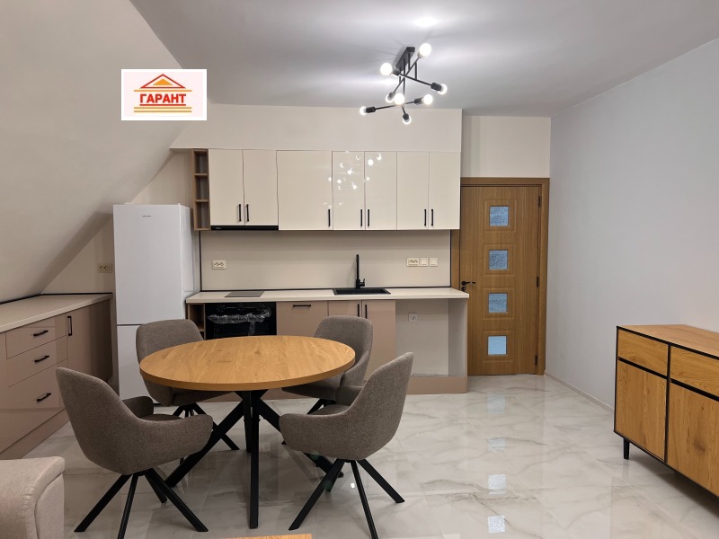 Продава 3-СТАЕН, гр. Плевен, Идеален център