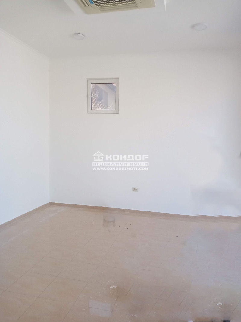Myytävänä  Myymälä Plovdiv , Ostromila , 31 neliömetriä | 37914384