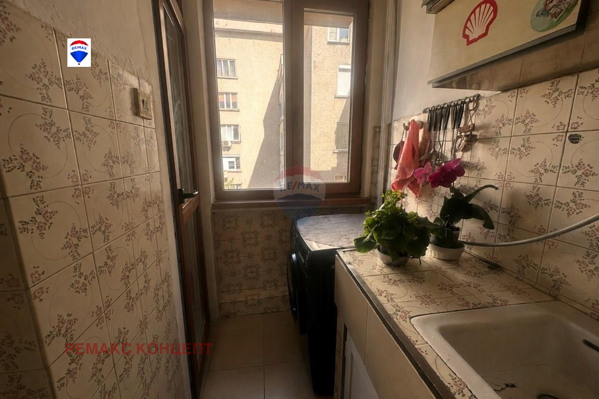 Продава МНОГОСТАЕН, гр. Шумен, Математическа гимназия, снимка 5 - Апартаменти - 54533632