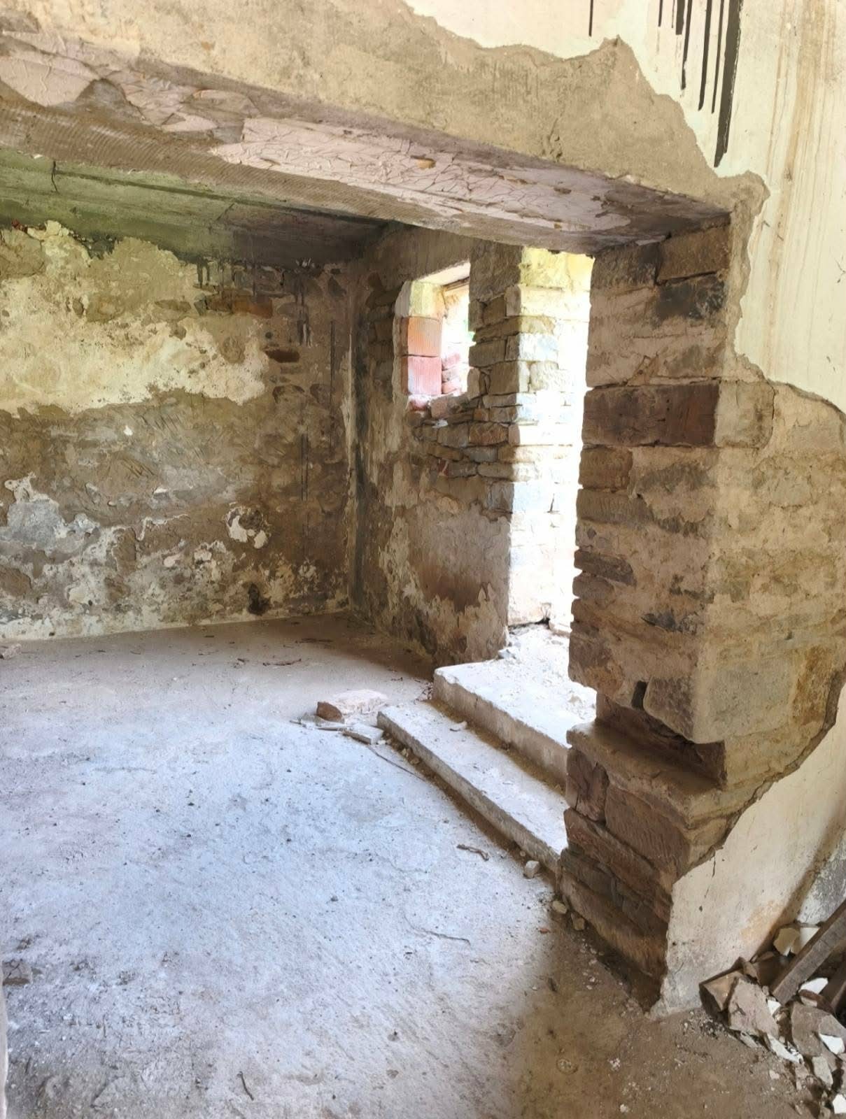 Продава КЪЩА, с. Ломец, област Ловеч, снимка 4 - Къщи - 55021136