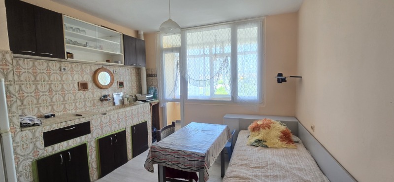 Продава 2-СТАЕН, гр. Шумен, Тракия, снимка 4 - Апартаменти - 52661237