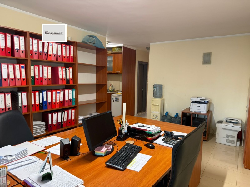 Продава 3-СТАЕН, гр. София, Център, снимка 2 - Апартаменти - 52683279