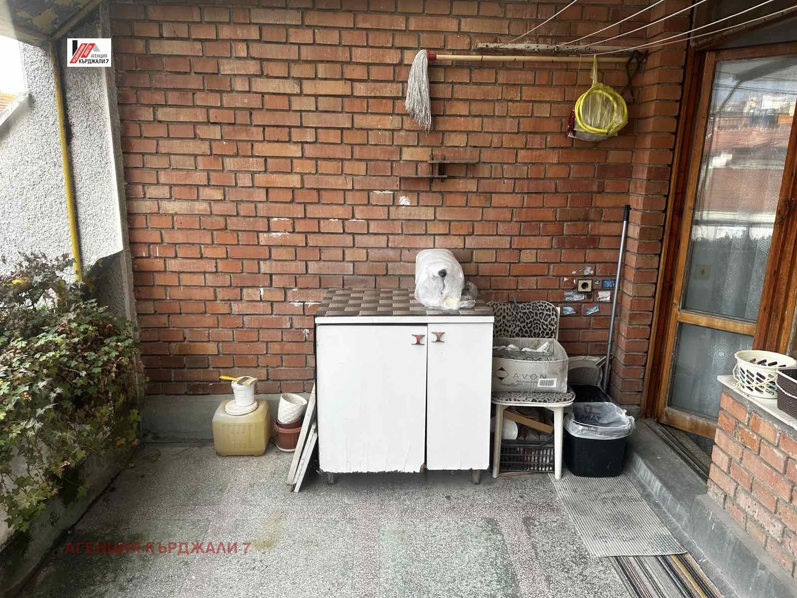 Продава МНОГОСТАЕН, гр. Кърджали, Център, снимка 2 - Апартаменти - 54076589