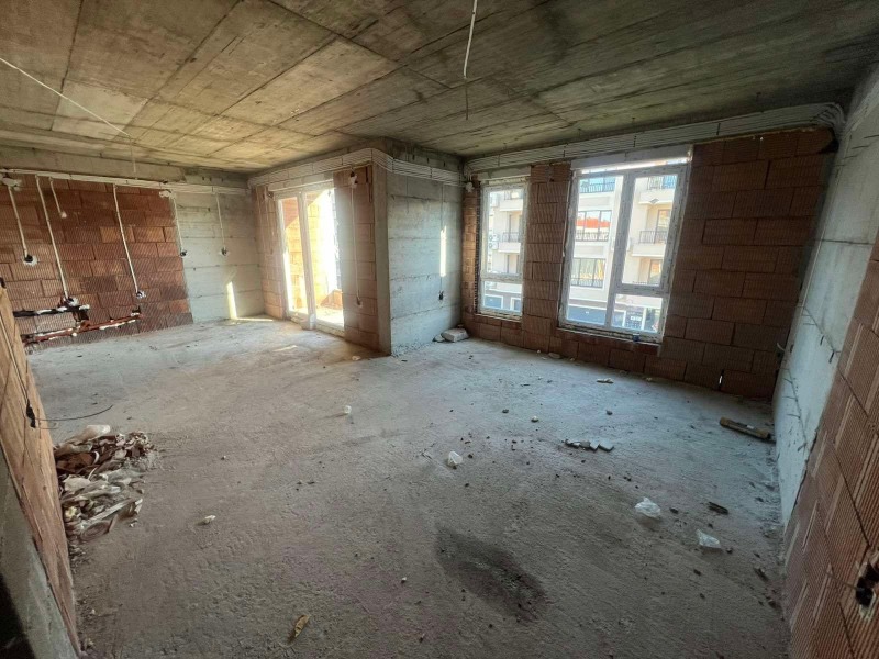 Продава 3-СТАЕН, гр. Пловдив, Остромила, снимка 2 - Апартаменти - 52651927