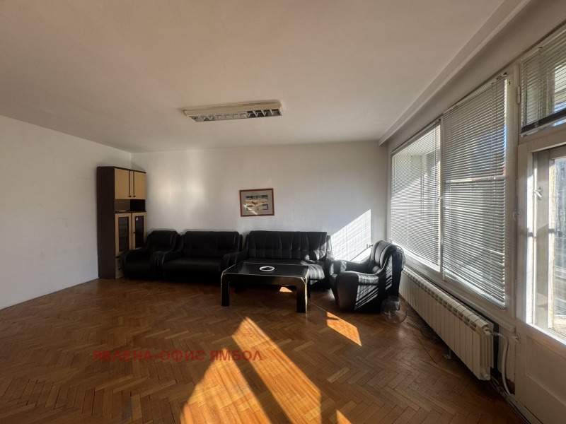 Продава 3-СТАЕН, гр. Ямбол, Център, снимка 2 - Апартаменти - 52836663