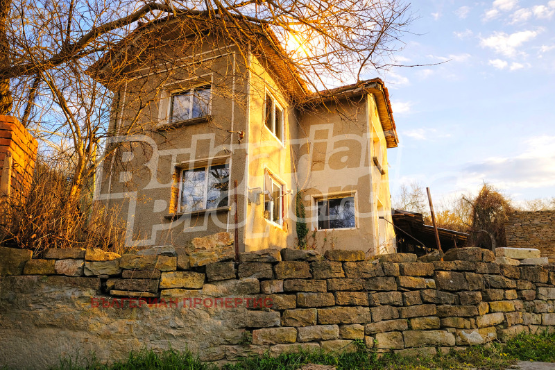 Продава КЪЩА в област Ловеч, с. Дебнево - 109 кв.м / 35 000 € » 68 454.05 лв., БЪЛГЕРИАН ПРОПЕРТИС