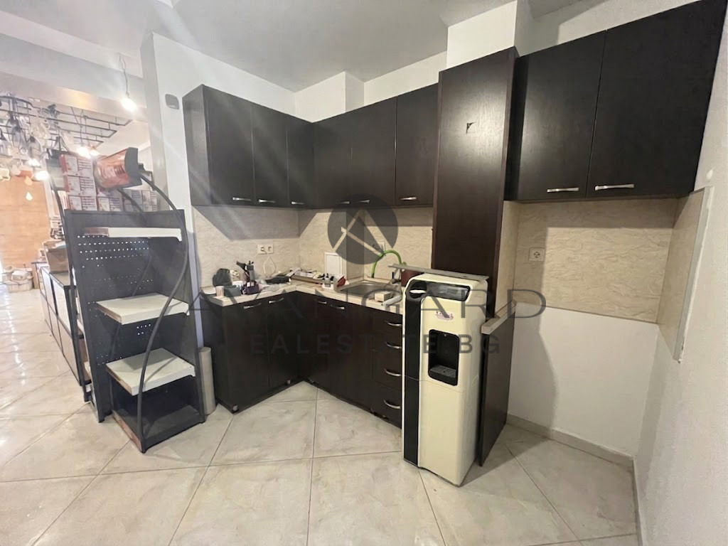 Продава МАГАЗИН, гр. Пловдив, Кючук Париж, снимка 4 - Магазини - 54040894