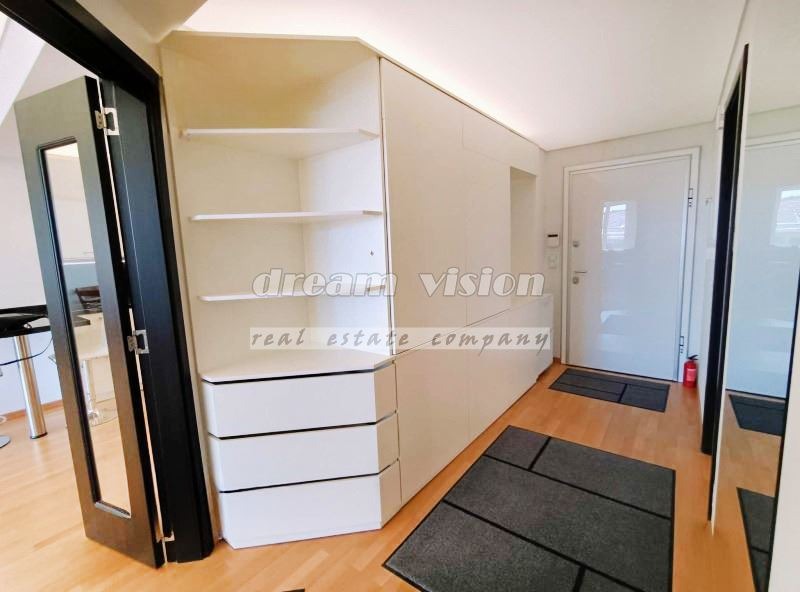 De vânzare  3 dormitoare Sofia , Țentâr , 240 mp | 67731915 - imagine [8]