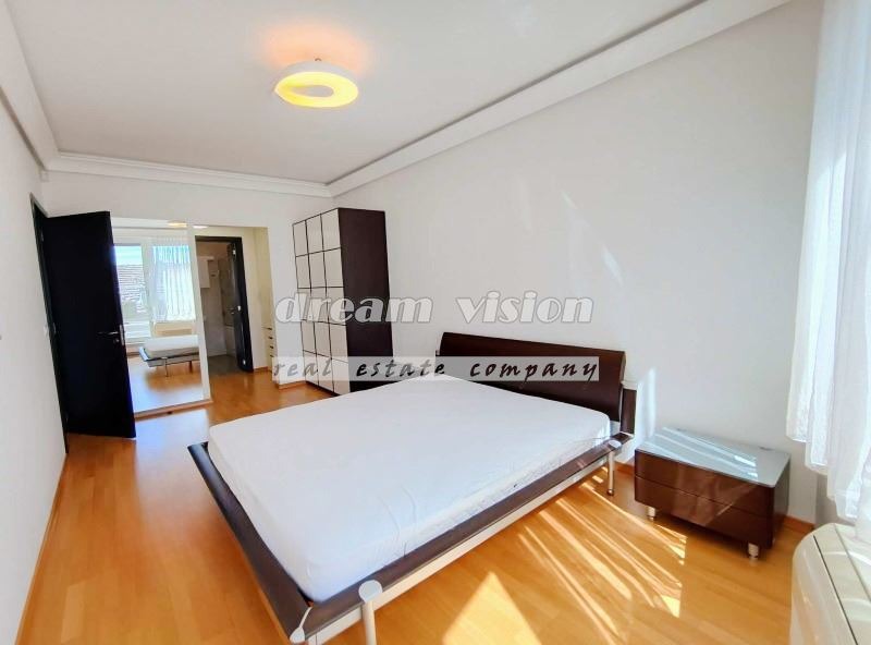 De vânzare  3 dormitoare Sofia , Țentâr , 240 mp | 67731915 - imagine [10]