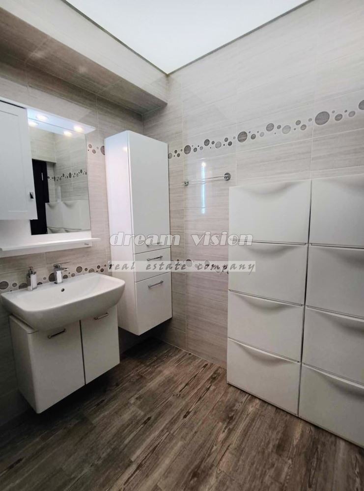 De vânzare  3 dormitoare Sofia , Țentâr , 240 mp | 67731915 - imagine [13]