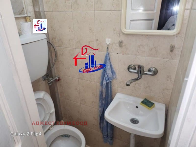 Продава ЕТАЖ ОТ КЪЩА, гр. Шумен, Център, снимка 8 - Етаж от къща - 52718885