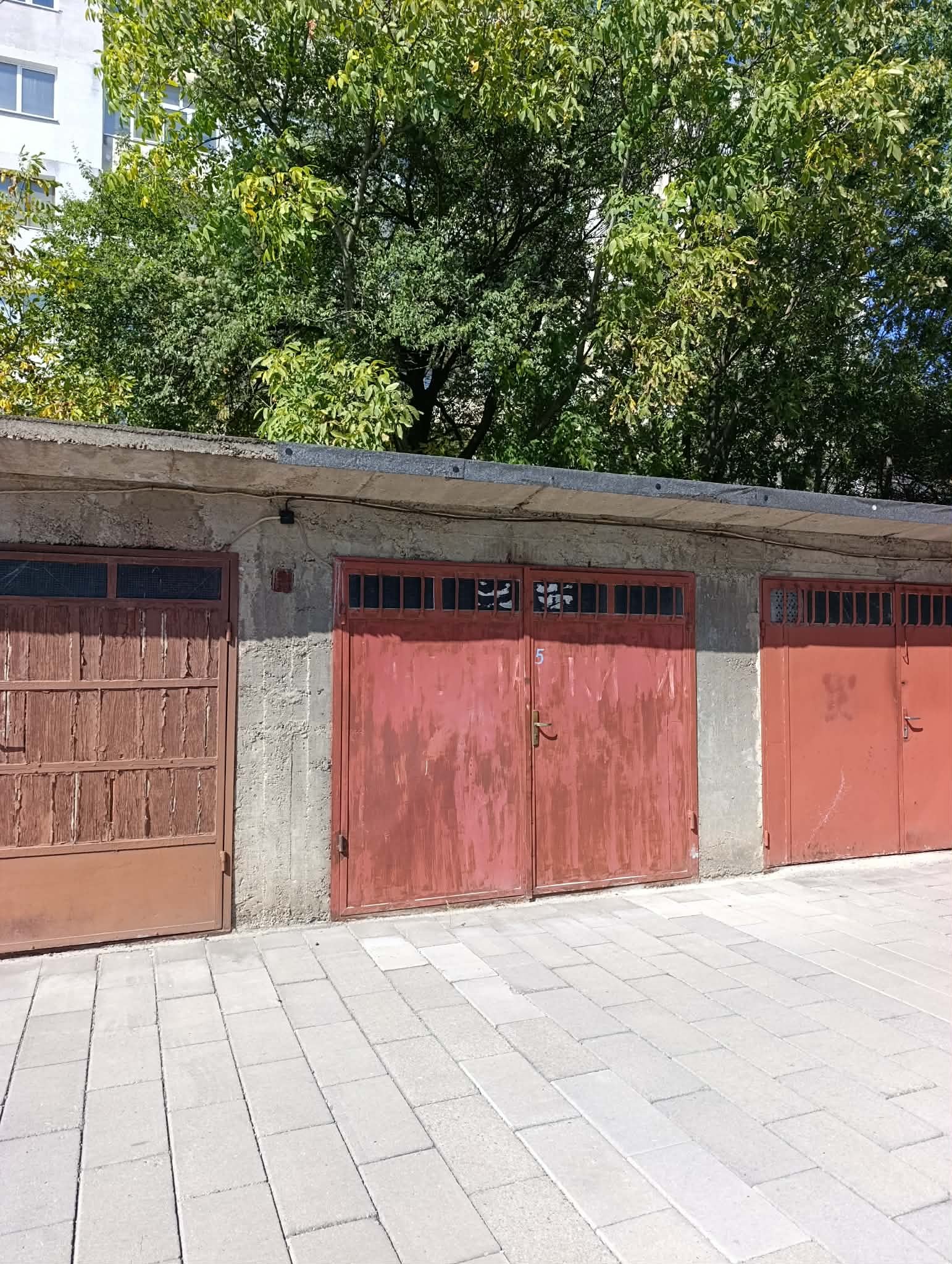 Продава ГАРАЖ, ПАРКОМЯСТО, гр. Карлово, област Пловдив