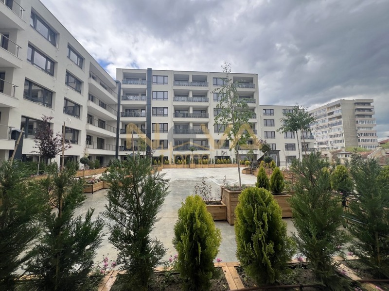 À venda  2 quartos Varna , Centralna pochtcha , 127 m² | 46055619