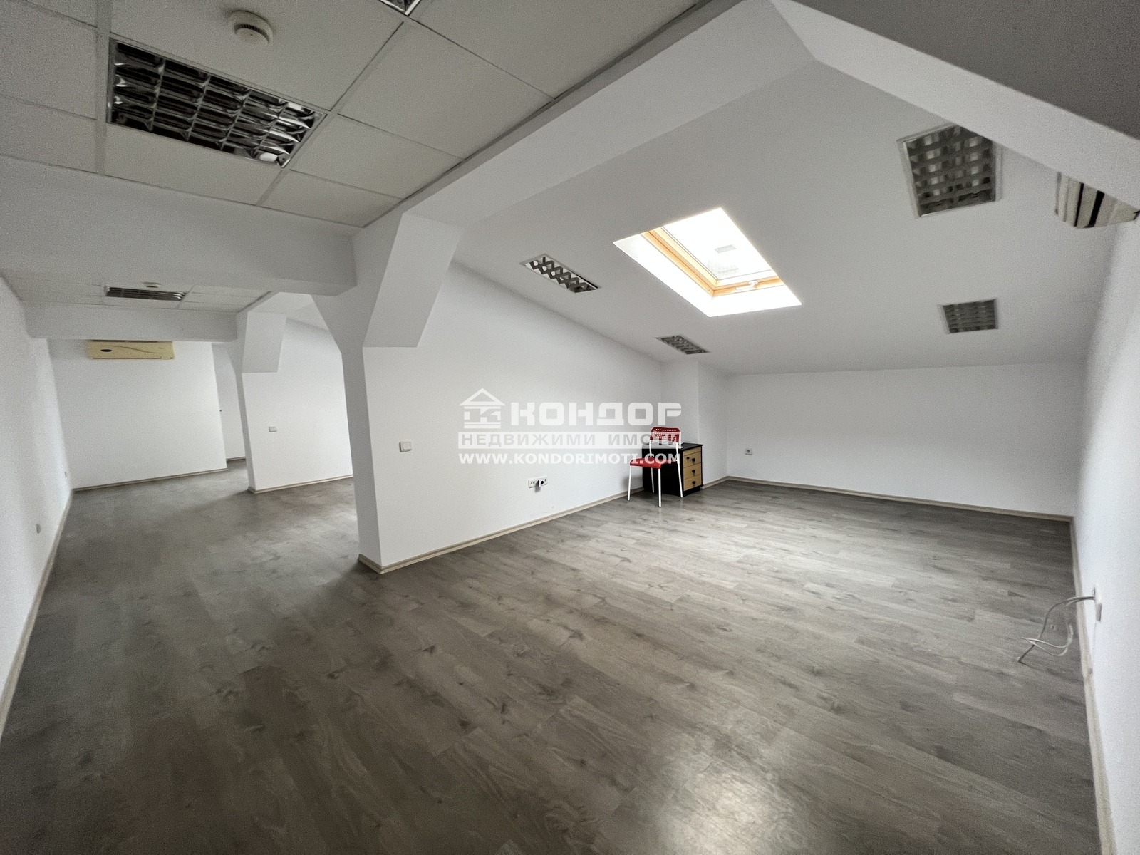 Продава ОФИС, гр. Пловдив, Център, снимка 2 - Офиси - 40401645
