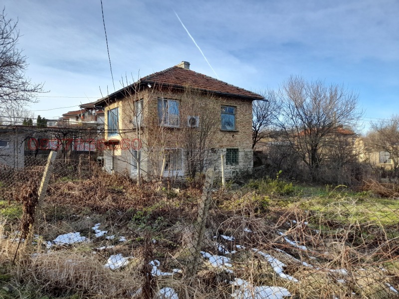Продава КЪЩА в област Шумен, с. Мадара - 60 кв.м / 46 500 € » 90 946.10 лв.