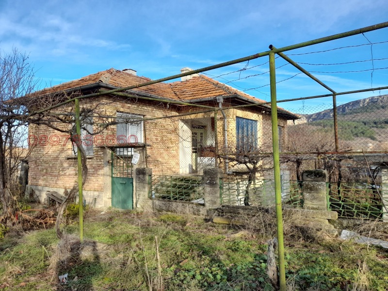 Продава КЪЩА, с. Мадара, област Шумен, снимка 2 - Къщи - 53501459