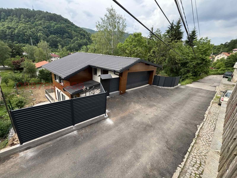 À venda  Casa Sofia , Vladaia , 285 m² | 62257129