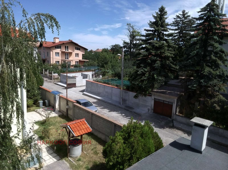 Продава КЪЩА, гр. София, с. Волуяк, снимка 2 - Къщи - 52704280