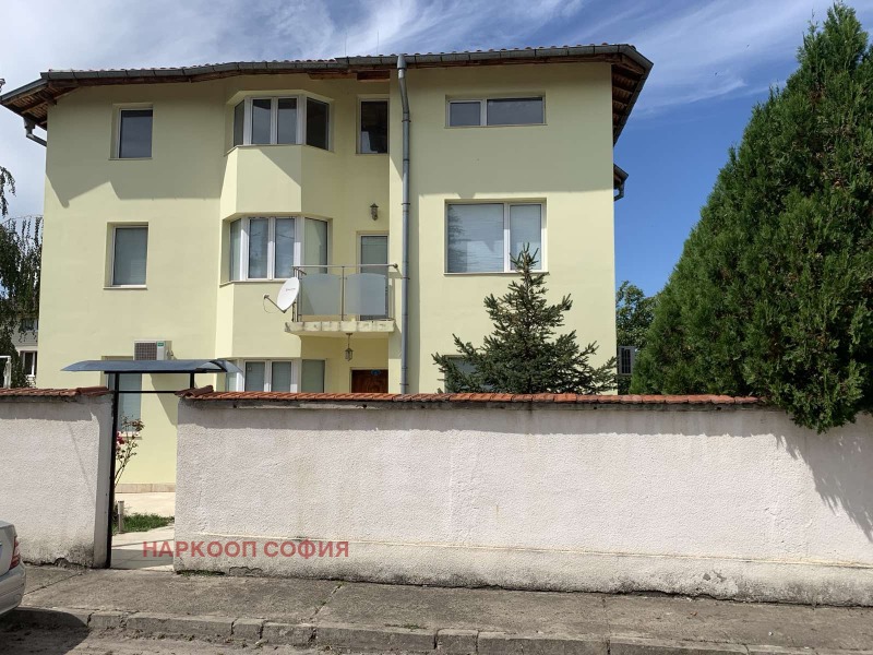 Продава КЪЩА, гр. София, с. Волуяк