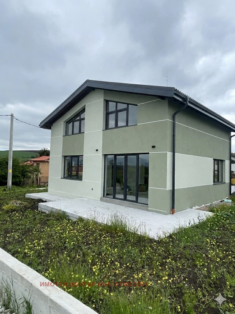 Продава КЪЩА, с. Пожарево, област София област