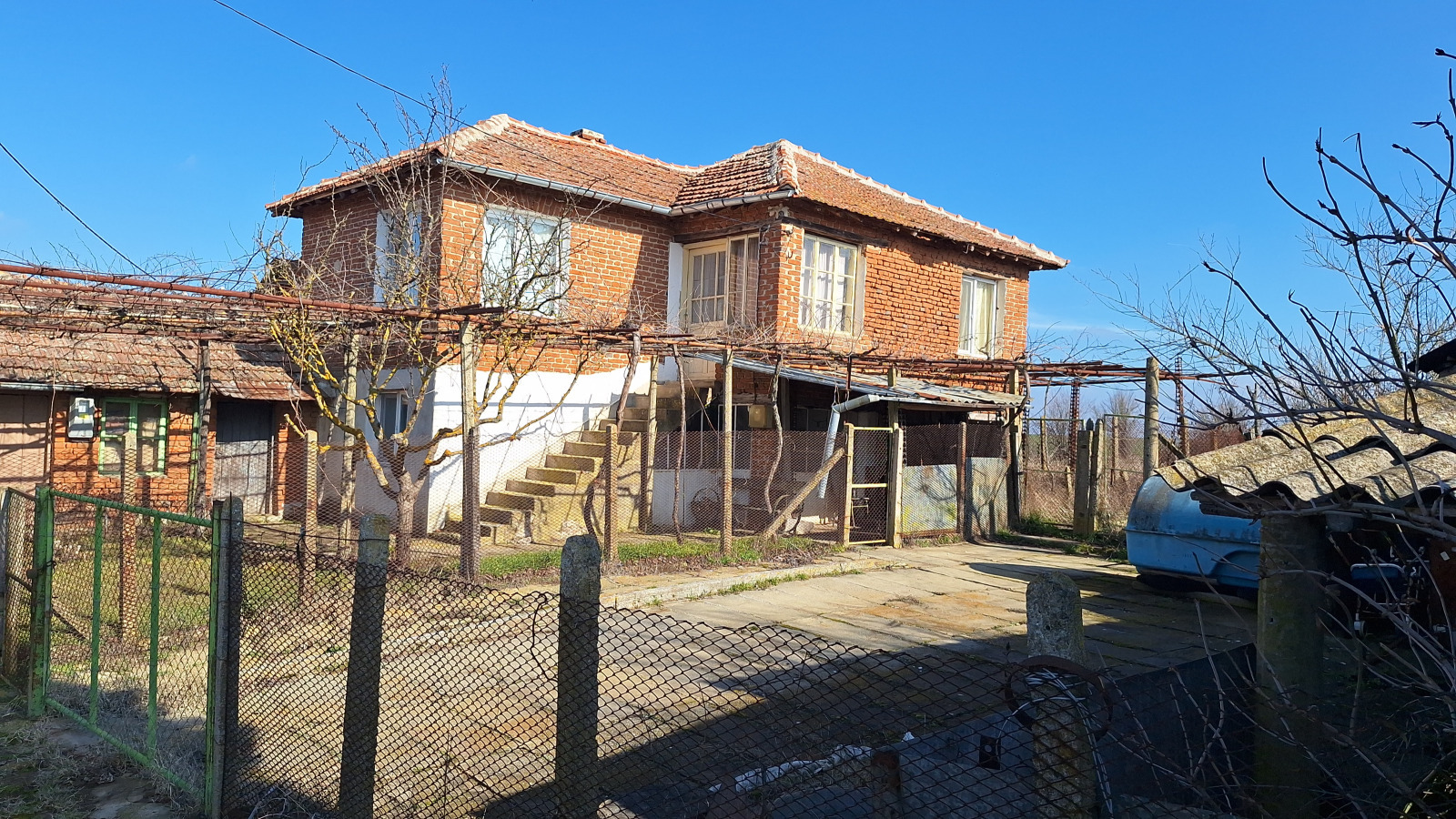 Продава КЪЩА, с. Шарково, област Ямбол