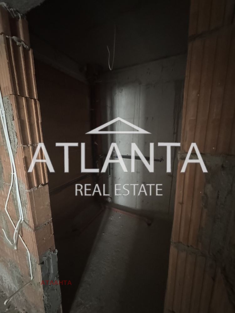 Продава АТЕЛИЕ, ТАВАН, гр. Варна, Гранд Мол, снимка 2 - Апартаменти - 55025215